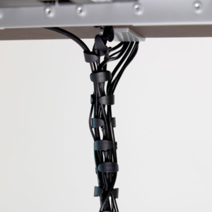 Vertical-Wire-Management-5